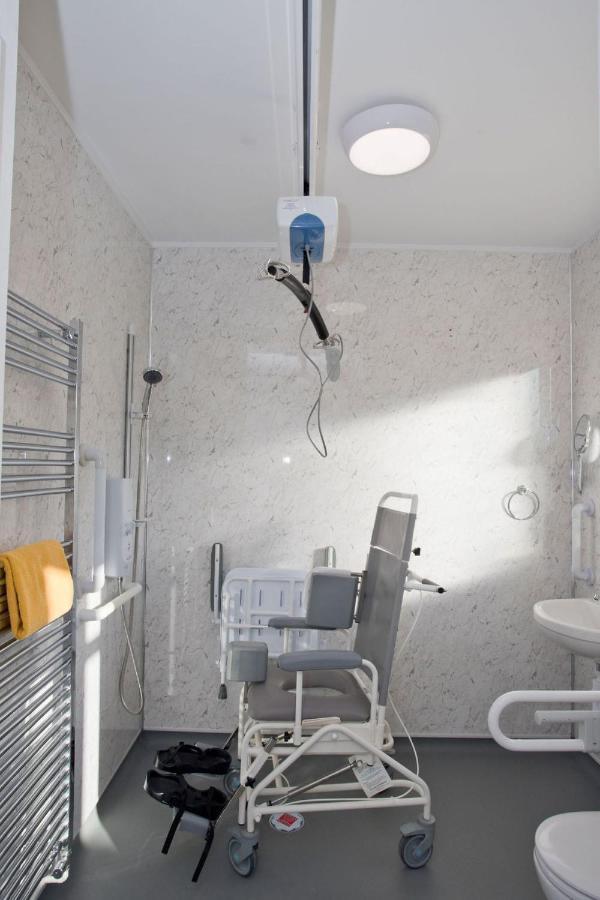 Hilda'S Retreat Accessible Wheel Chair Friendly With Hoist Poole Exterior photo